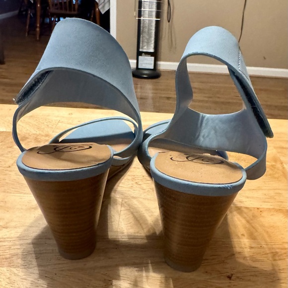 Delicious Light Blue Slingback Block Heel Sandals - Picture 3 of 3